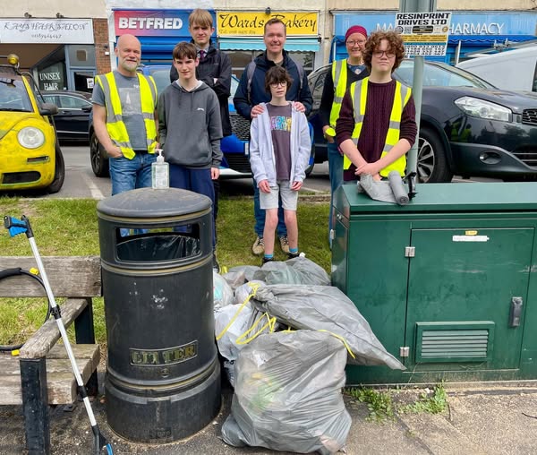 Duke of Edinburgh Award volunteers as part of our Henley Road extravaganza